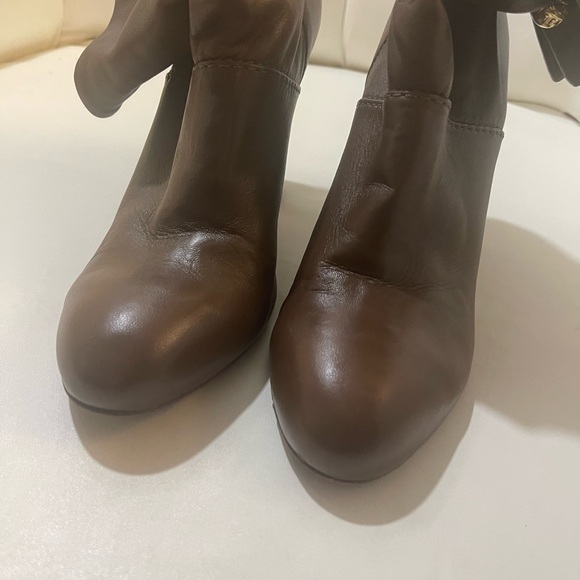 Tory Burch accent ring brown boots size 10.5 - Picture 15 of 15